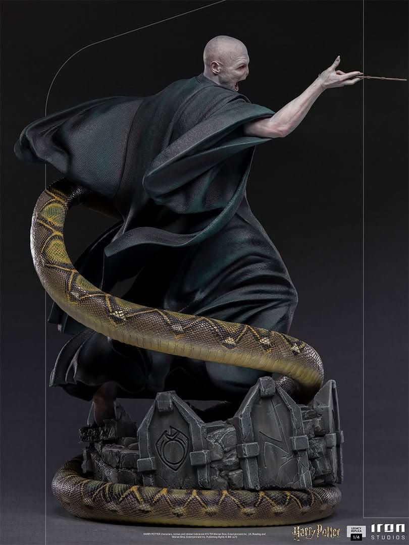 Statue Voldemort and Nagini - Harry Potter - Legacy Replica 1/4