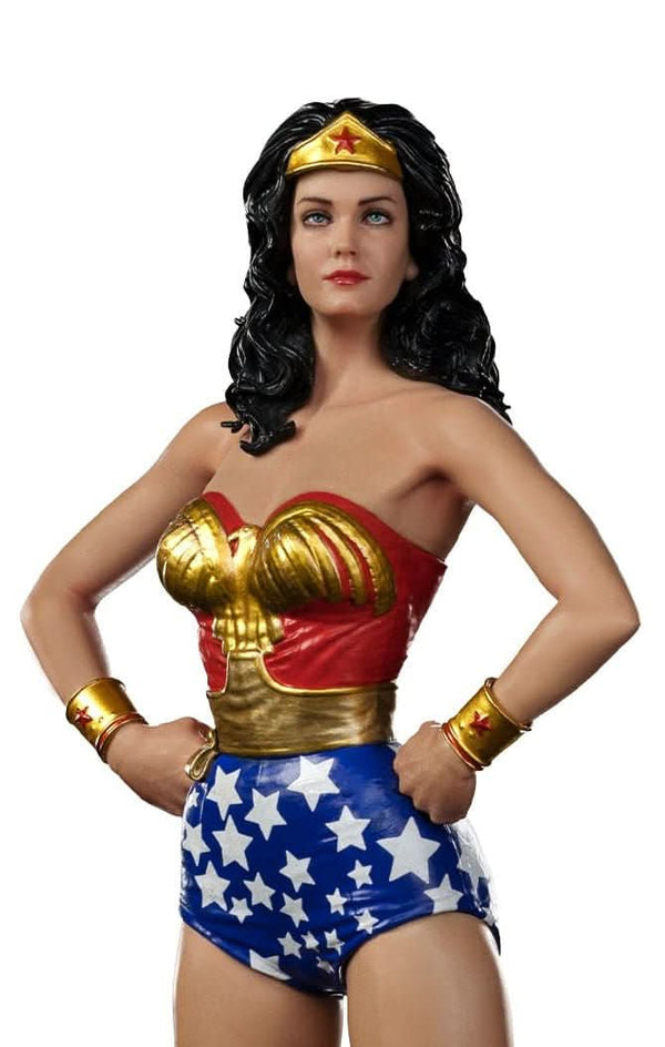 Lynda Carter Wonder Woman Statue - Wonder Woman - Art Scale 1/10 - DC Comics