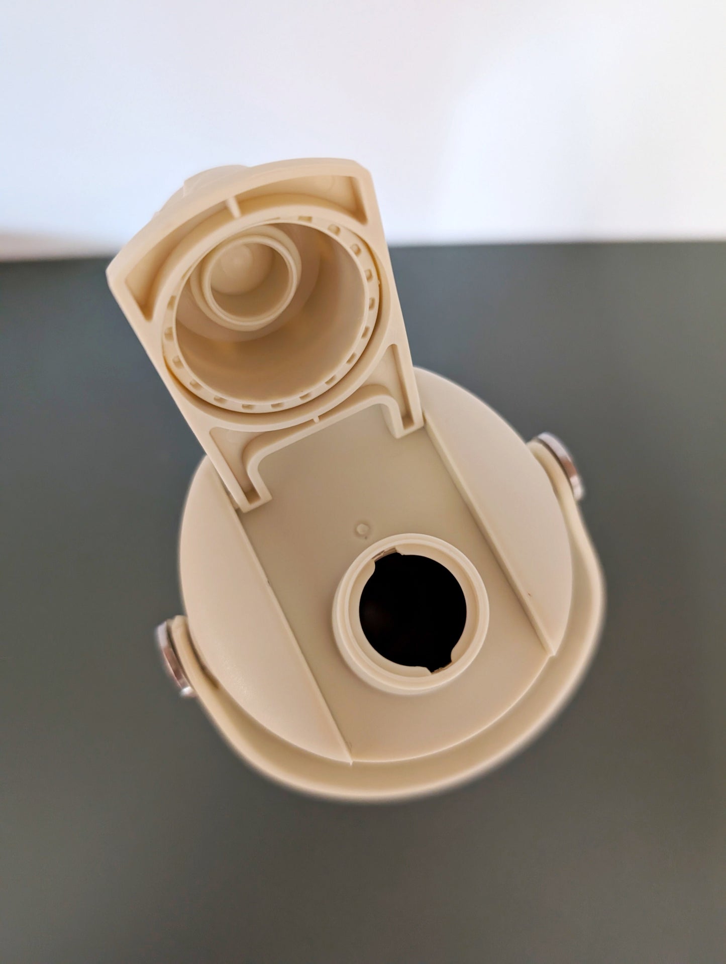 Steel bottle cap without straw