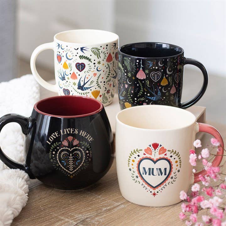 Taza Folk Heart "El amor vive aquí"