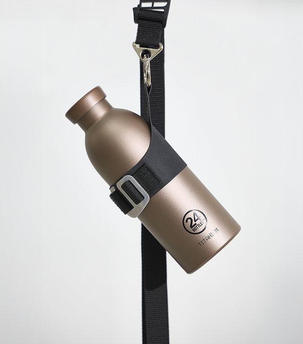 Pack bouteille "Titanium Bottle" + bandoulière - Avant