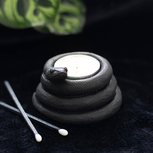 Portavelas gótico con forma de serpiente para velas de té
