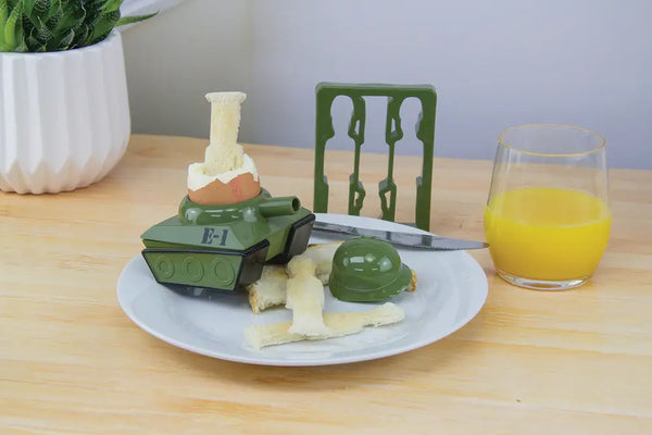 Coquetier et coupe-pain tank « EggSplode »