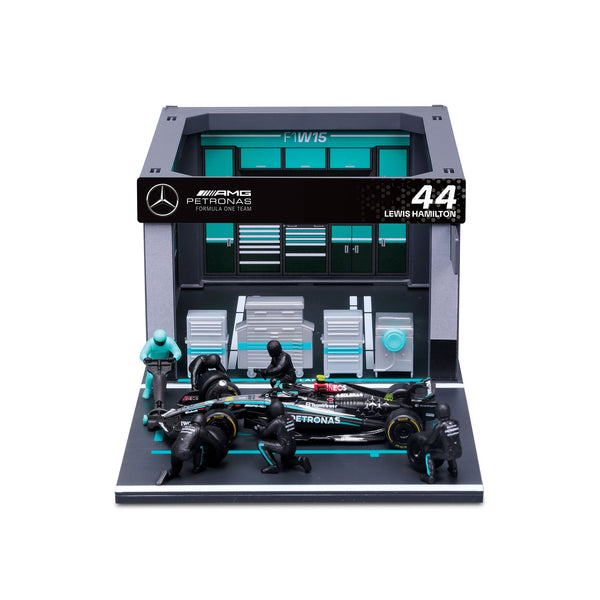 1:43 F1 MERCEDES AMG W15 2024 PIT PASS DIORAMA HAMILTON