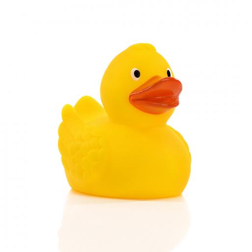 Pato amarillo con alas