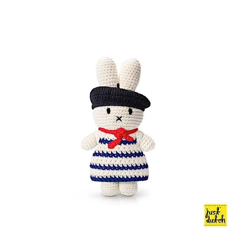Peluche Miffy à Paris