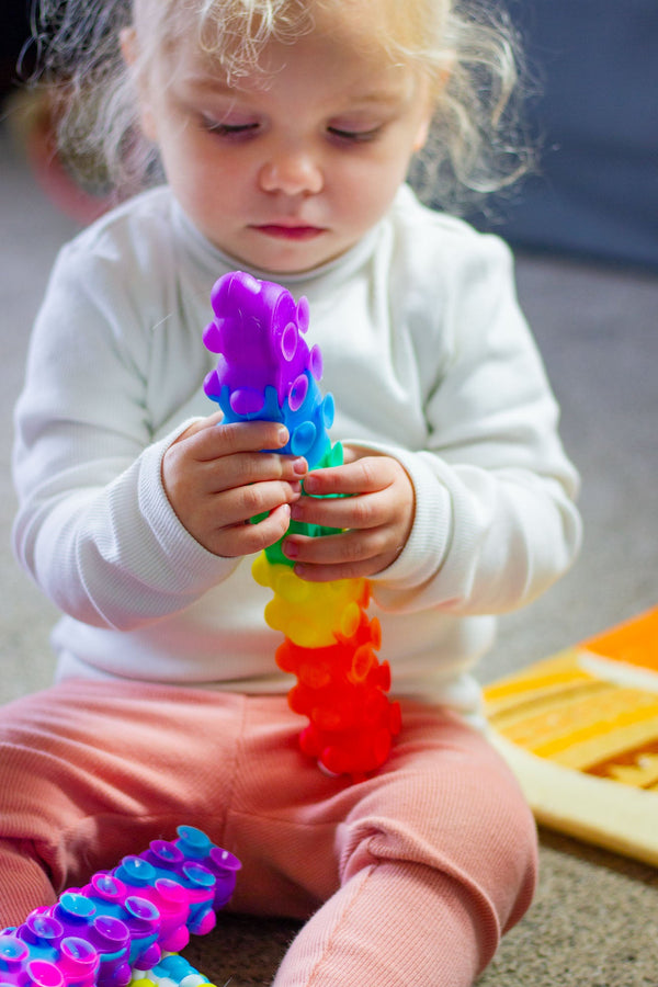 CHENILLE À POUSSER ET À SUCCION ILLUMINÉE