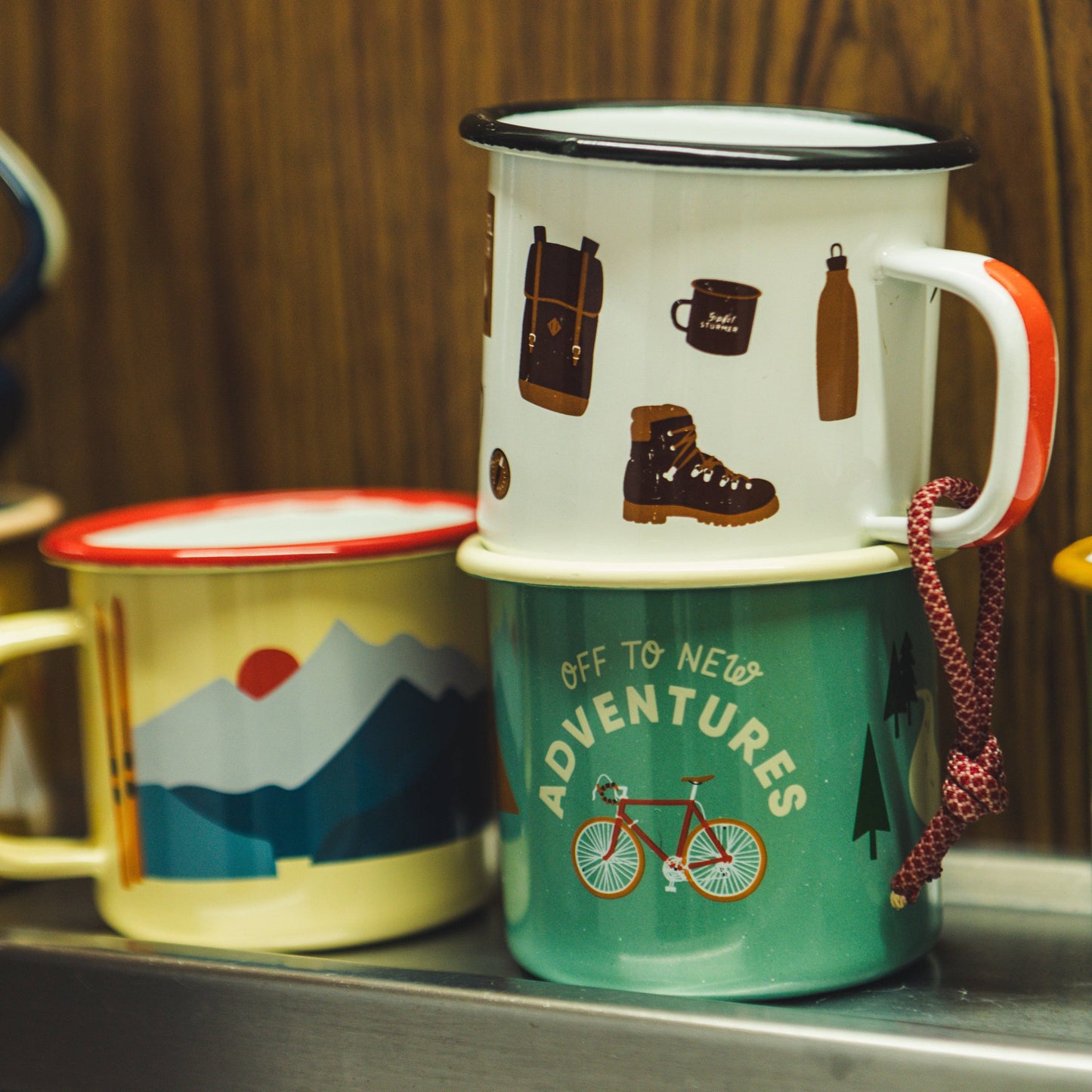 Taza esmaltada “Aventura en bicicleta”