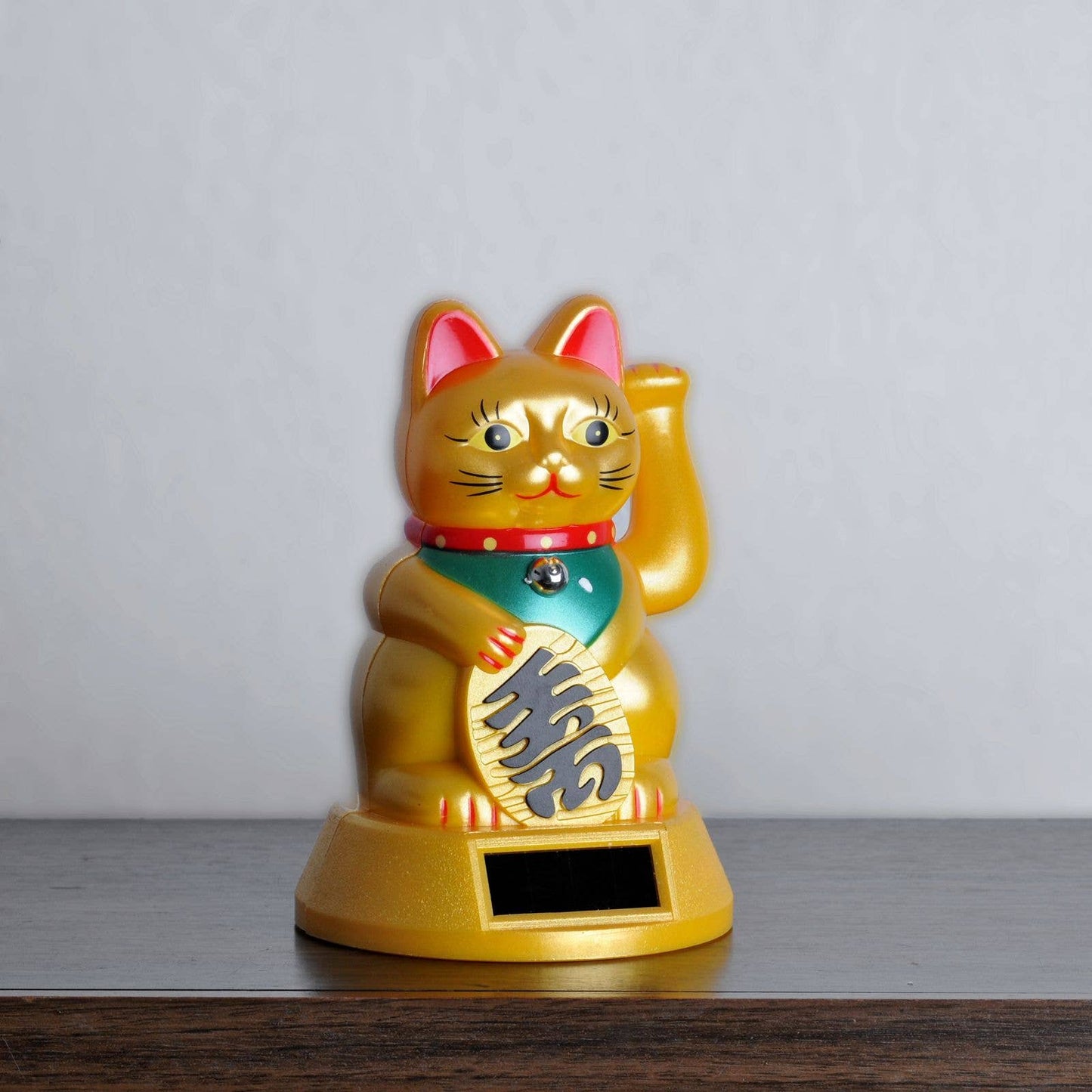 Chat chanceux solaire doré 12cm