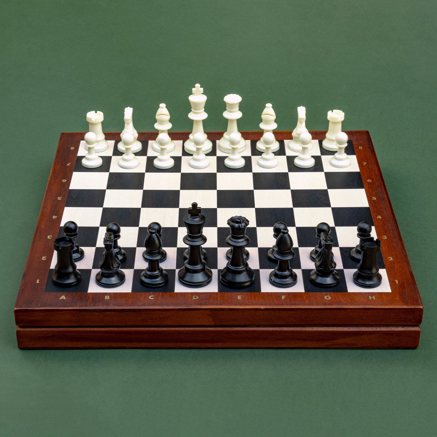 Iron & Glory - Chess Deluxe