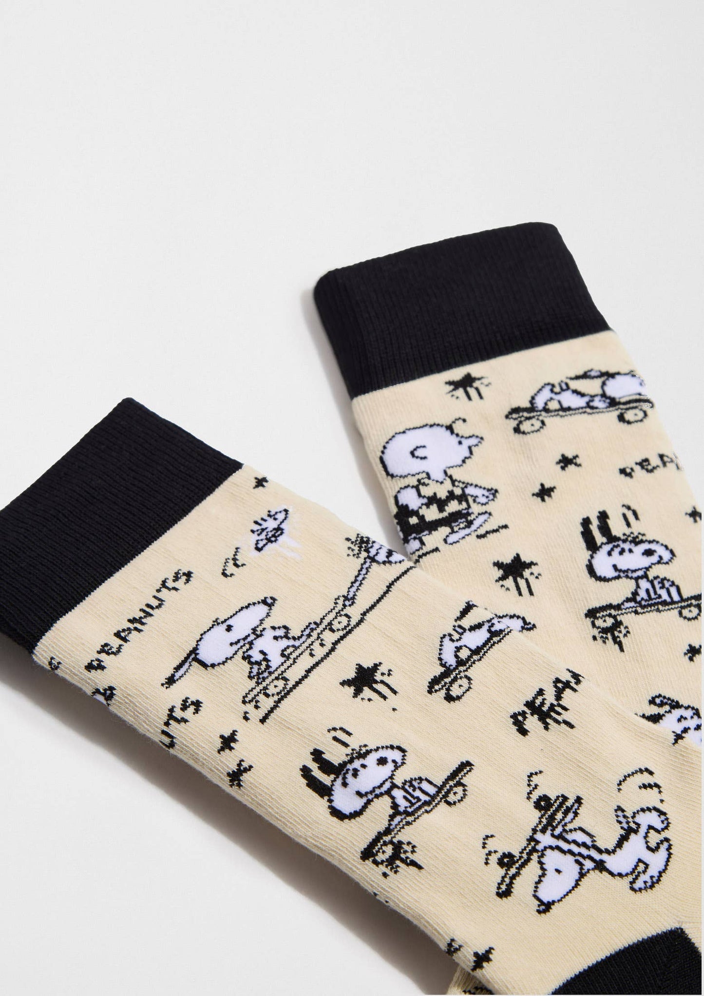 BeSnoopy Skate Socks