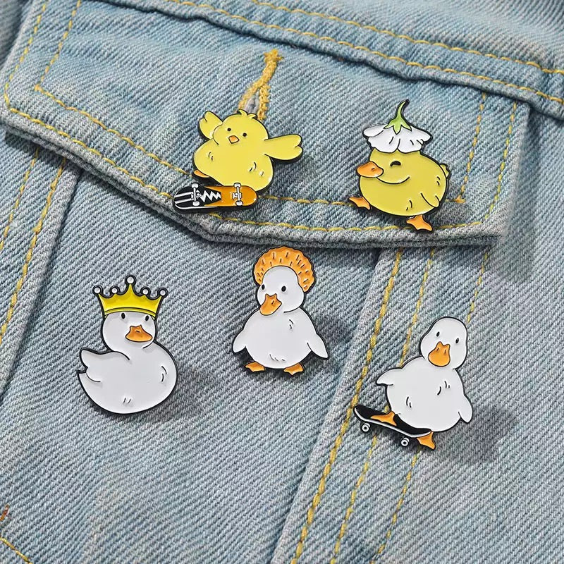 Pin's Canard Blanc Couronne