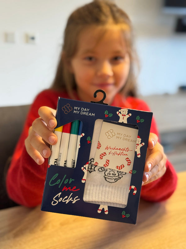 SET Christmas Colour Me