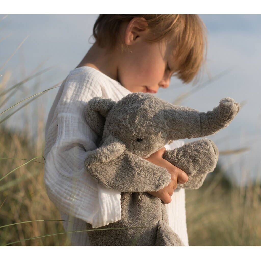 Pequeño elefante de peluche