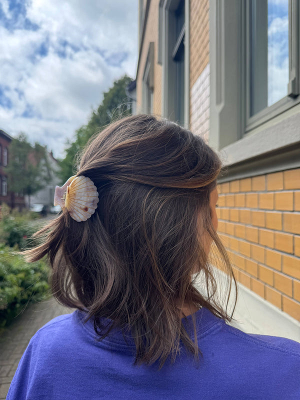 Pinza para el pelo con forma de concha milagrosa