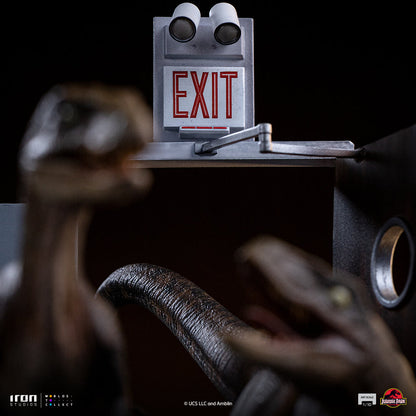 Statue Raptors at the Kitchen's Door - Jurassic Park - Art Scale 1/10 - Jurassic World