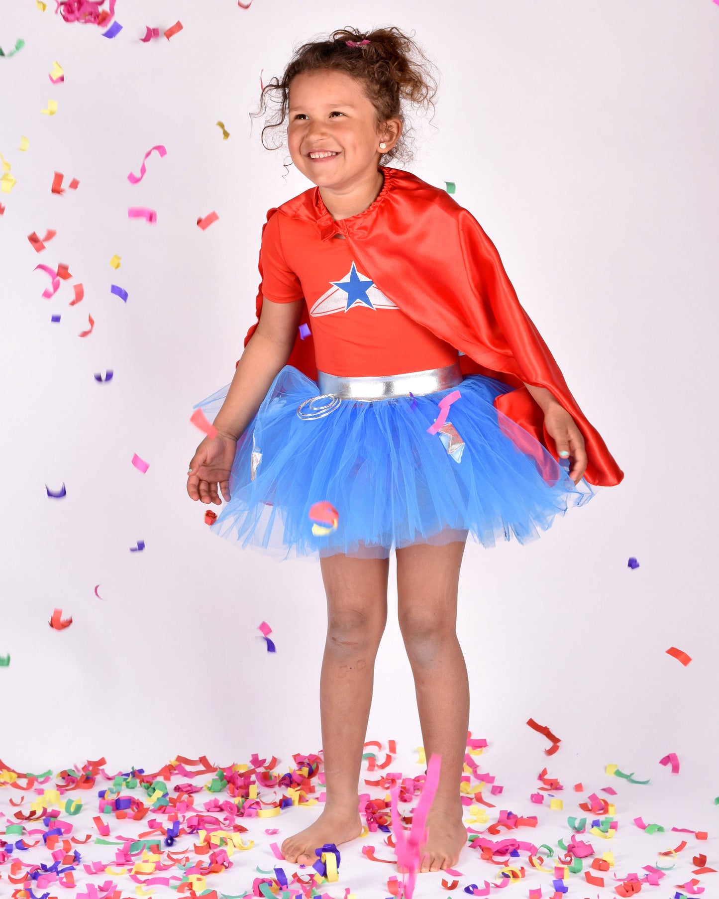 Super Wondergirl avec cape 110-116 cl 4-6 ans