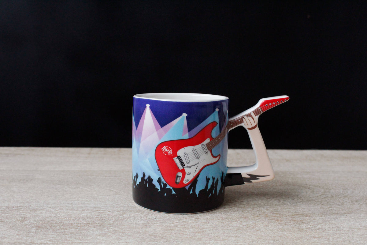 Caneca de rock com guitarra elétrica