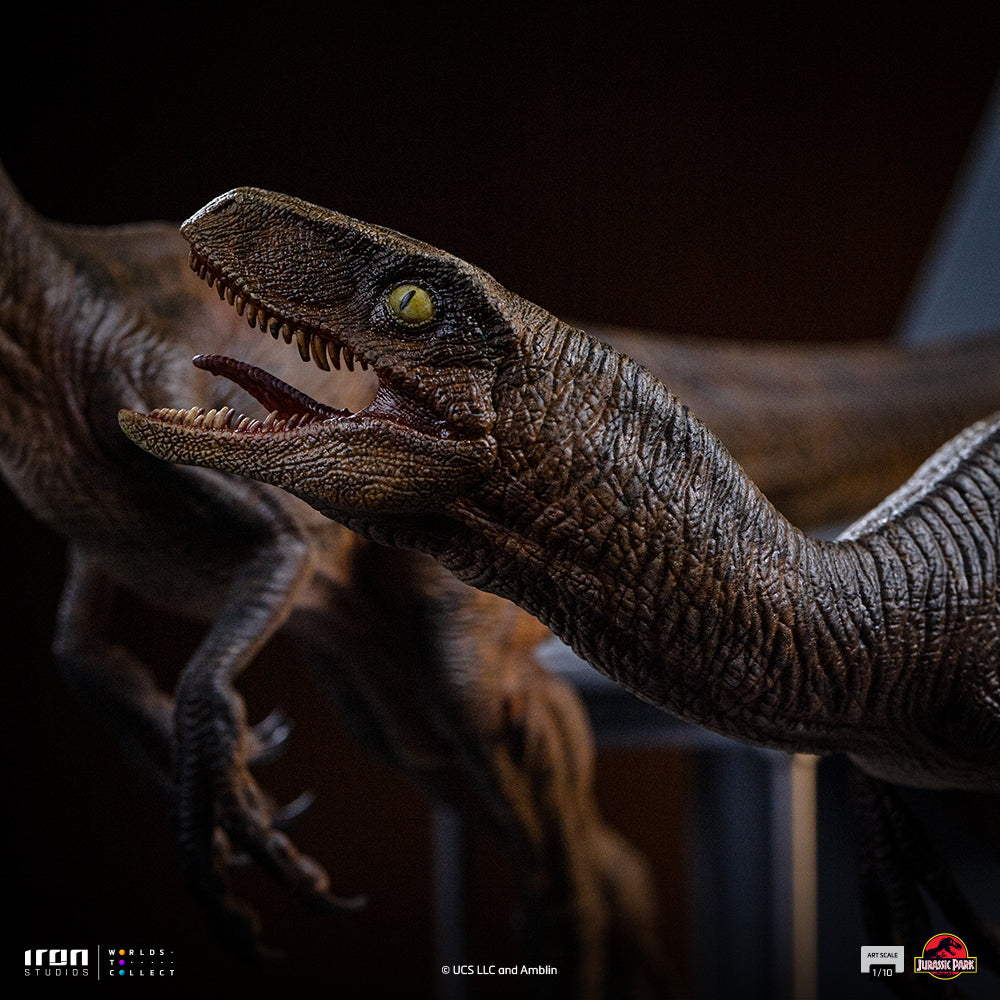 Statue Raptors at the Kitchen's Door - Jurassic Park - Art Scale 1/10 - Jurassic World