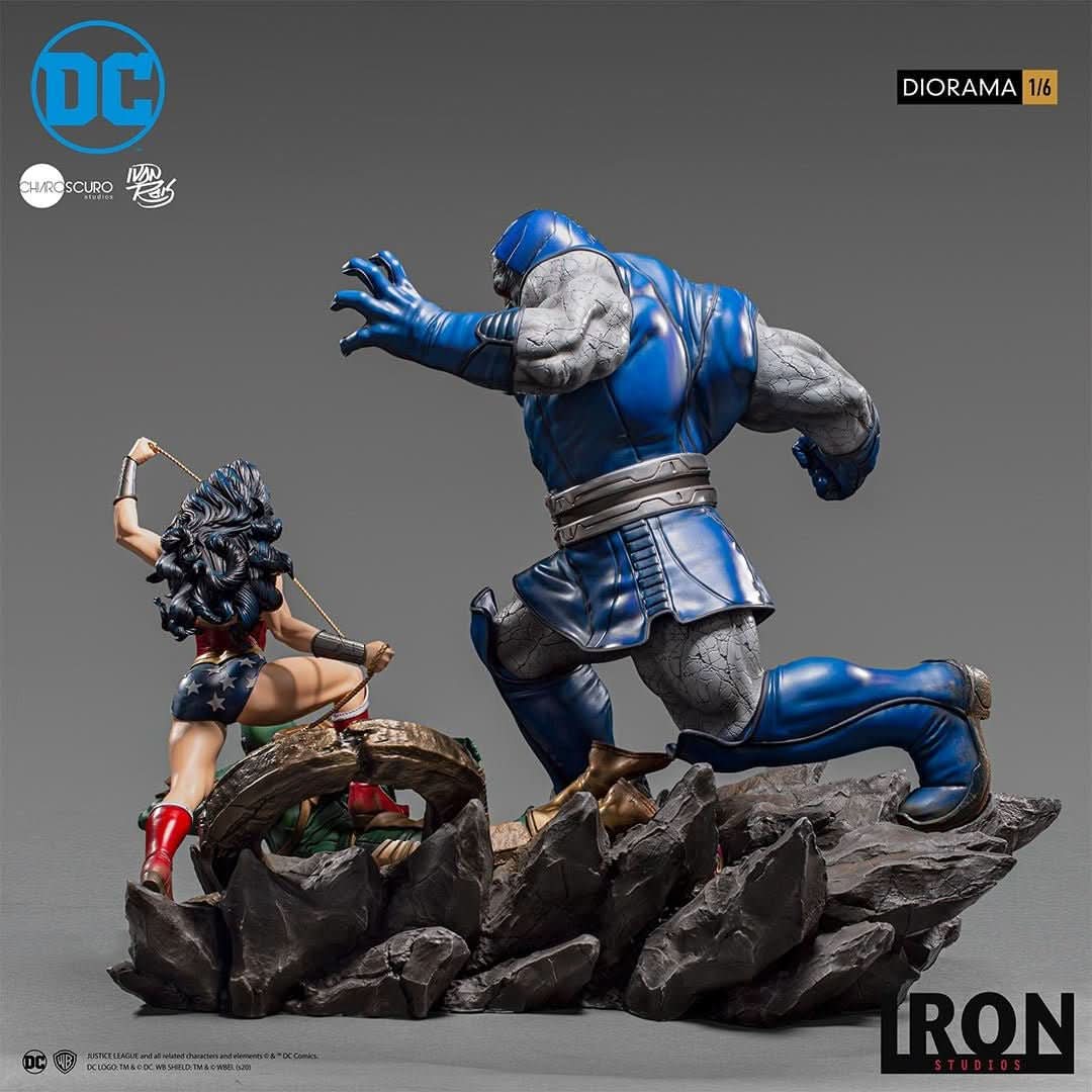 Statue Wonder Woman vs Darkseid by Ivan Reis - DC Comics - Diorama 1/6
