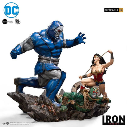 Statue Wonder Woman vs Darkseid by Ivan Reis - DC Comics - Diorama 1/6