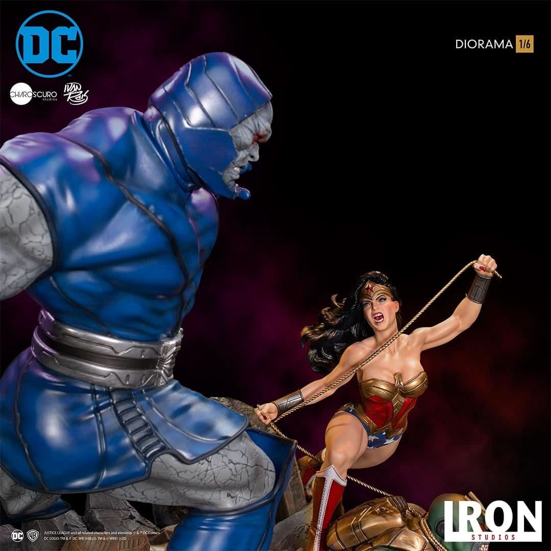 Statue Wonder Woman vs Darkseid by Ivan Reis - DC Comics - Diorama 1/6