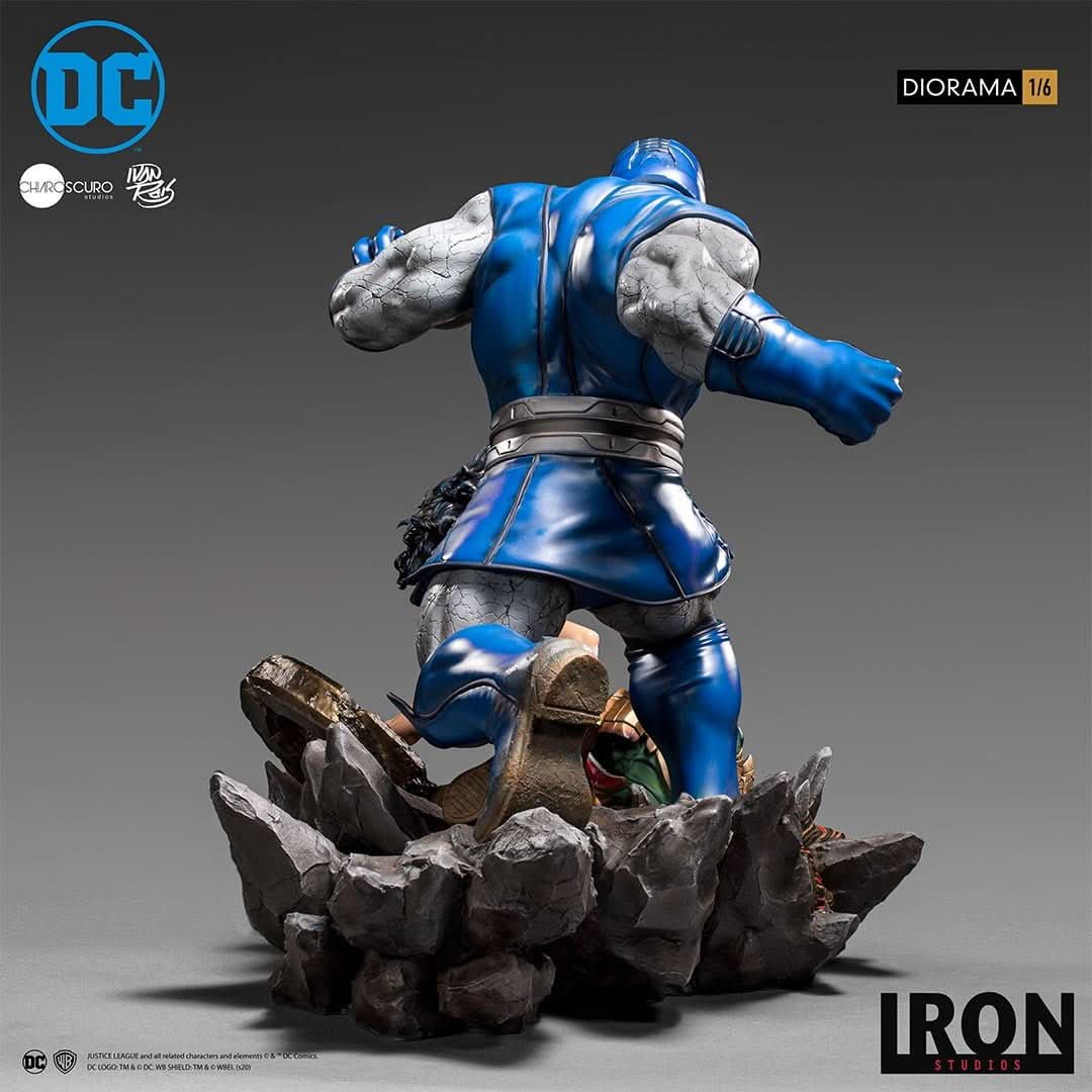 Statue Wonder Woman vs Darkseid by Ivan Reis - DC Comics - Diorama 1/6