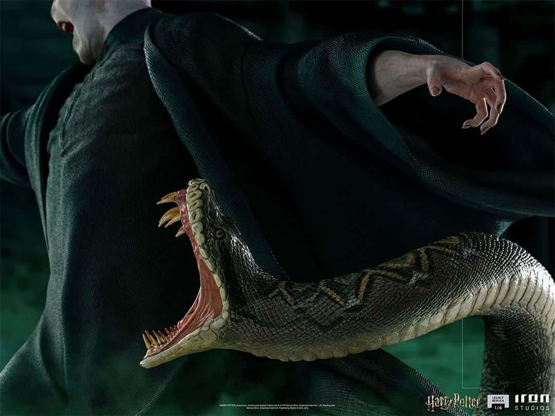 Statue Voldemort and Nagini - Harry Potter - Legacy Replica 1/4