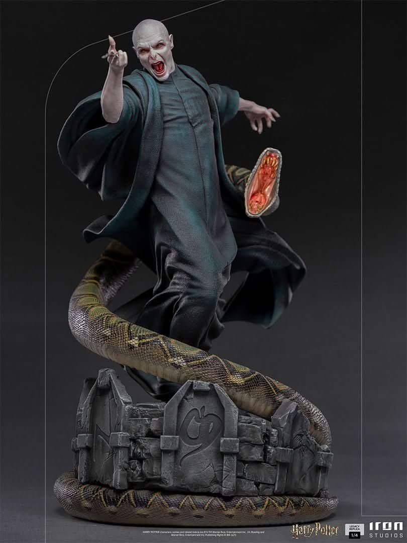 Statue Voldemort and Nagini - Harry Potter - Legacy Replica 1/4