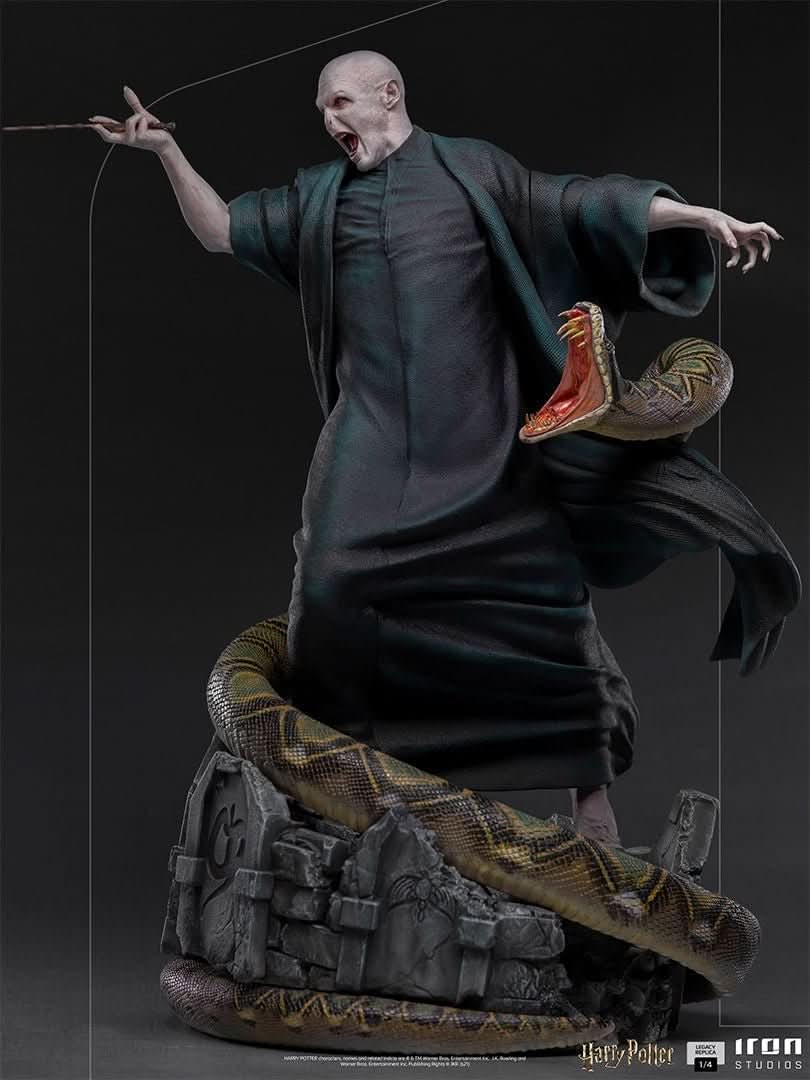 Statue Voldemort and Nagini - Harry Potter - Legacy Replica 1/4