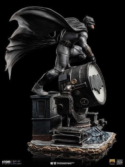 Statue Batman on Batsignal - Zack Snyder's Justice League - Art Scale 1/10