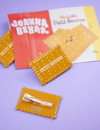 Barrette – pince crocodile biscuit Petit Beurre français | Joanna Behar – vue 3