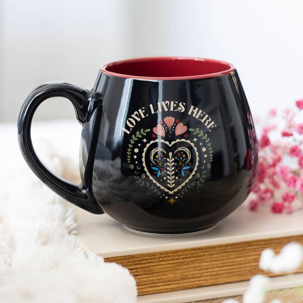 Caneca Folk Heart "O Amor Mora Aqui"