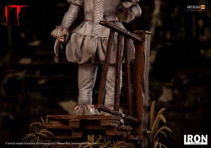Statue IT Pennywise - Deluxe - 1/10