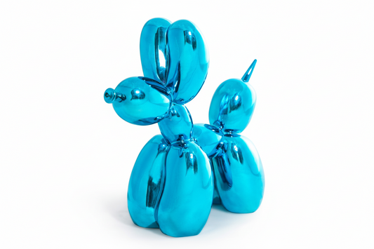 Figura de perro grande de color azul eléctrico