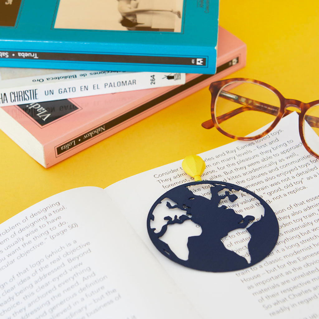 Globetrotter Bookmark