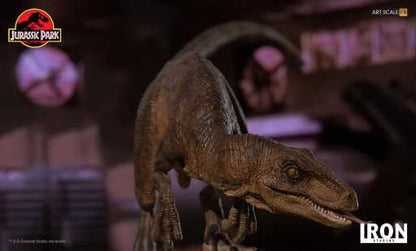 Statue Crouching Velociraptor - Jurassic Park - Art Scale 1/10