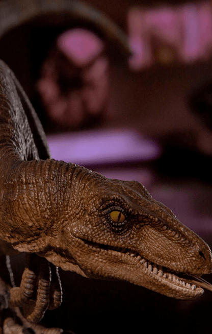 Statue Crouching Velociraptor - Jurassic Park - Art Scale 1/10
