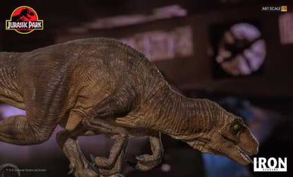 Statue Crouching Velociraptor - Jurassic Park - Art Scale 1/10