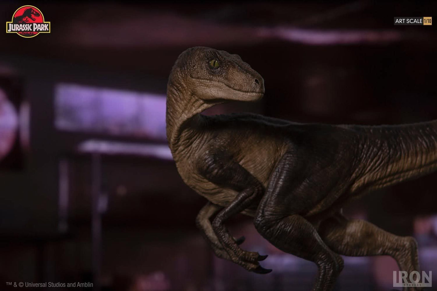 Statue Velociraptors in the Kitchen Diorama - Jurassic Park - Art Scale 1/10