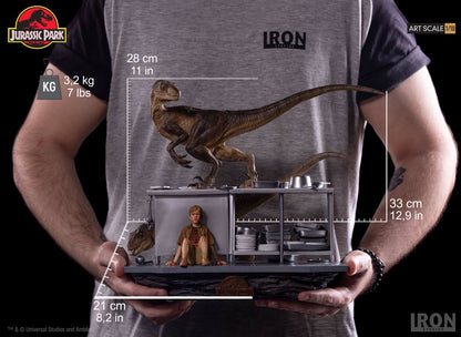 Statue Velociraptors in the Kitchen Diorama - Jurassic Park - Art Scale 1/10
