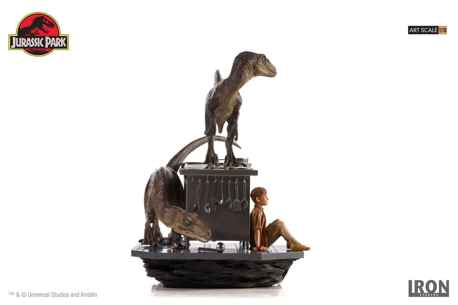 Statue Velociraptors in the Kitchen Diorama - Jurassic Park - Art Scale 1/10