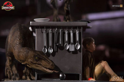 Statue Velociraptors in the Kitchen Diorama - Jurassic Park - Art Scale 1/10