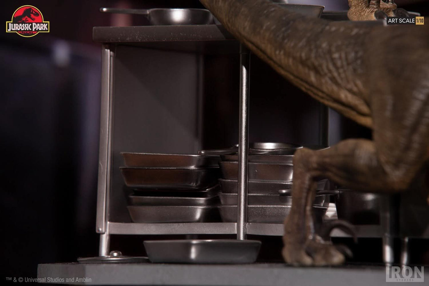 Statue Velociraptors in the Kitchen Diorama - Jurassic Park - Art Scale 1/10