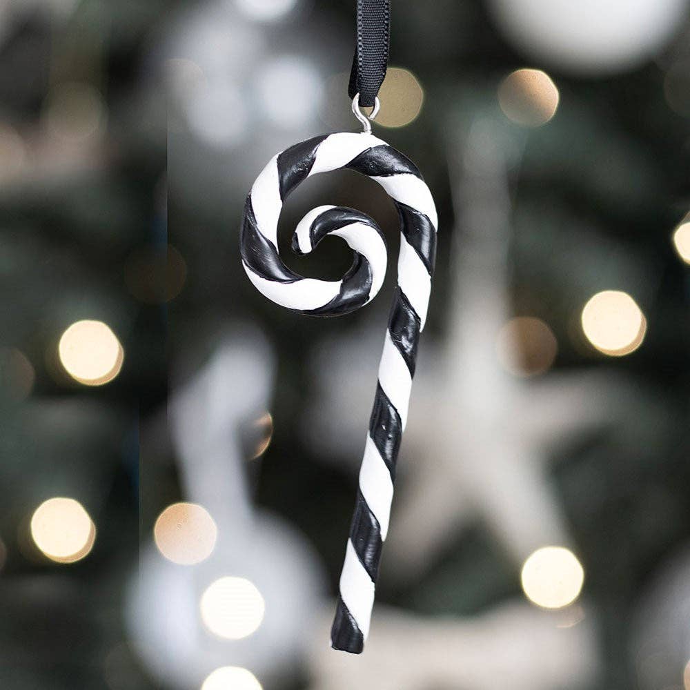 Decorazione natalizia gotica a forma di bastoncino di zucchero bianco e nero