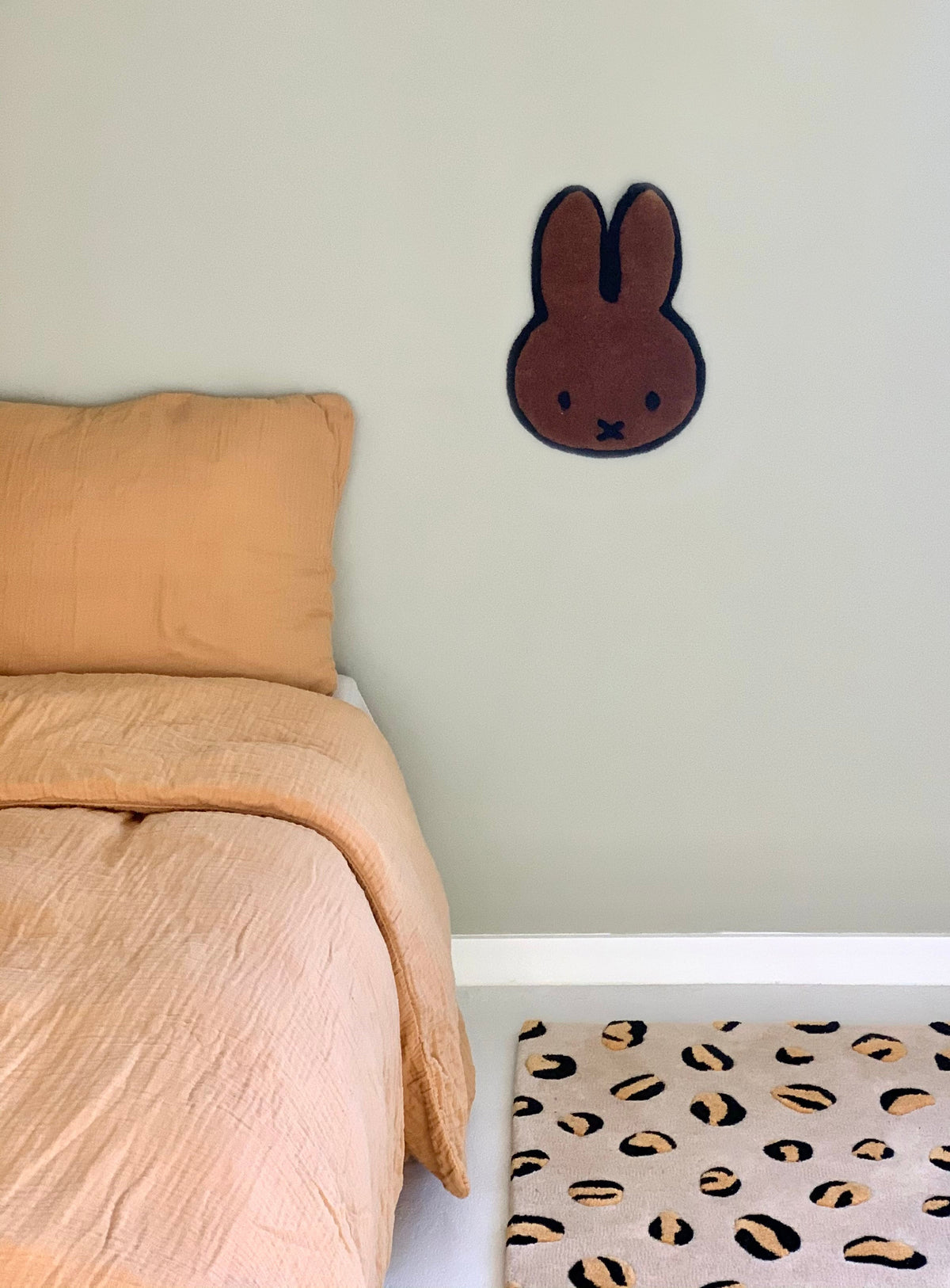 Miffy & Friends wall mat - Nina