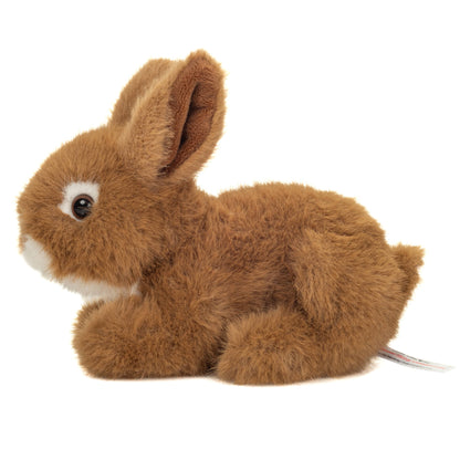 lebre castanha de peluche sentada