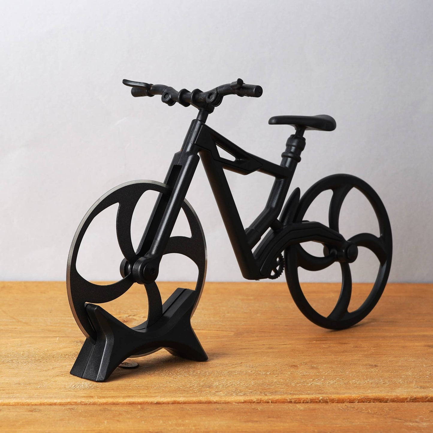 Dapper Chap "King of the Pizza" Bicycle Pizza Cutter