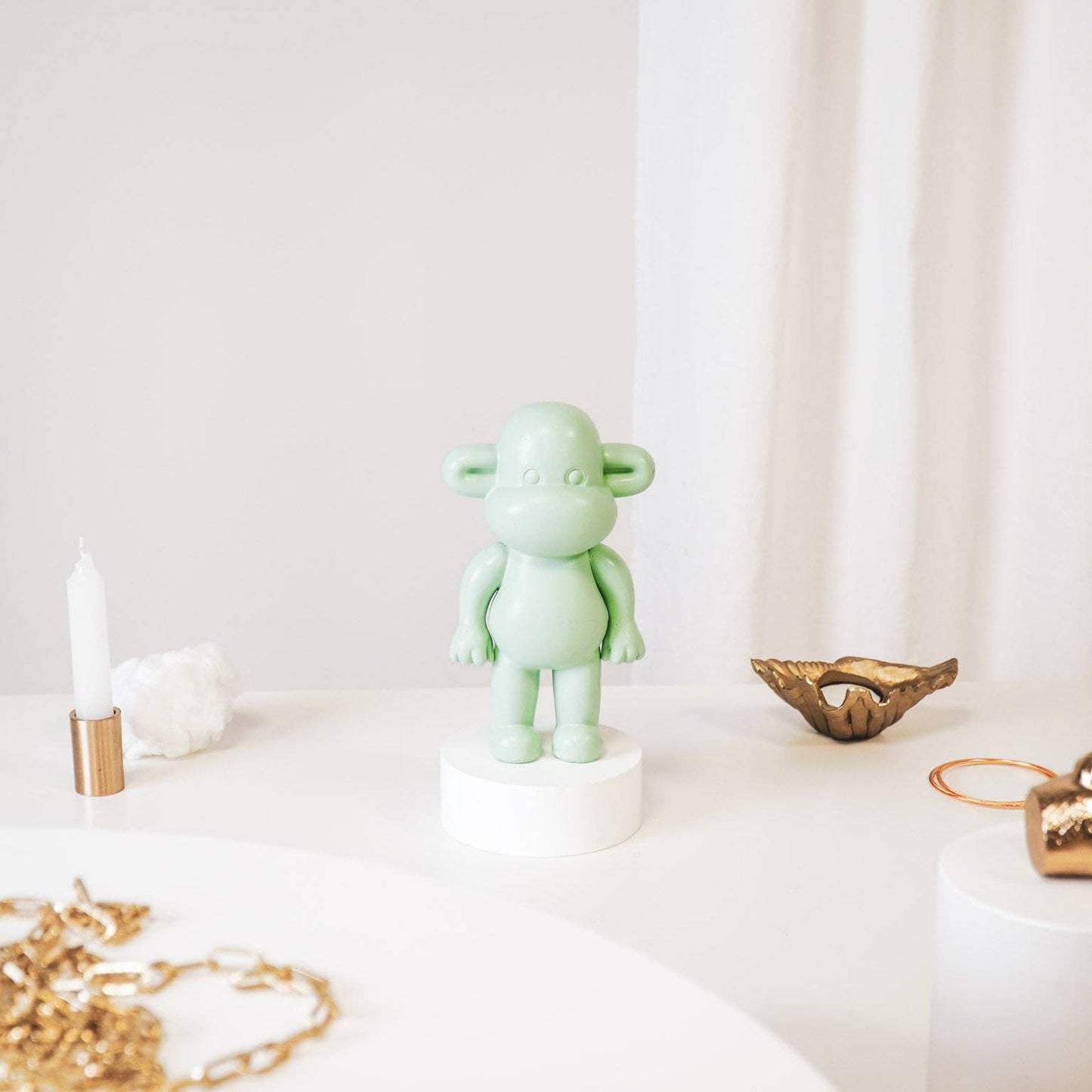 Ornament - Monkey Figurine 'The Legend' - Polyresin - Mint Green - 11x7x19cm
