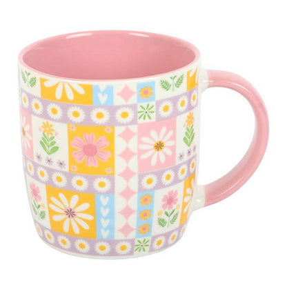 Taza con estampado de patchwork floral